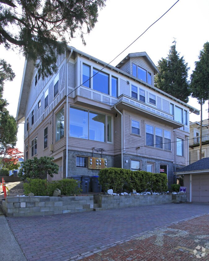 Foto del edificio - 2102 Rucker Ave