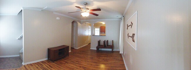 Foto del edificio - End Unit with Lots of Upgrades!