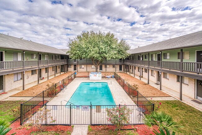 Building Photo - 2205 Pat Booker Rd
