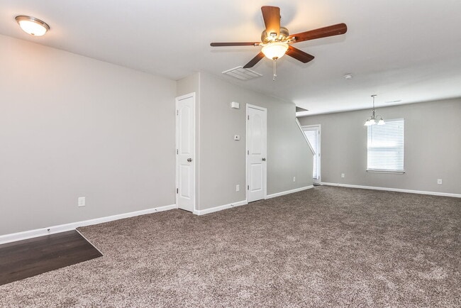 Building Photo - 531 Randolph Dr