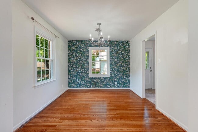 Building Photo - The Best of Both Worlds: Secluded Feel wit...