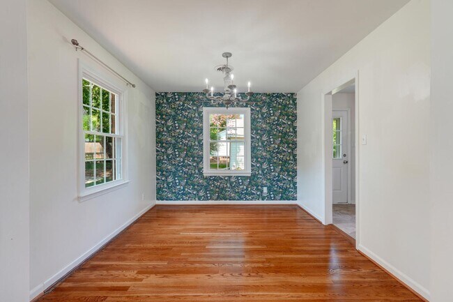 Foto del edificio - The Best of Both Worlds: Secluded Feel wit...