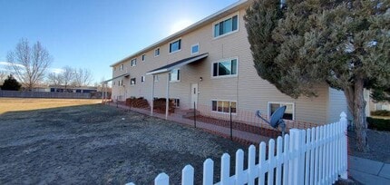 Building Photo - 836 Yellowstone River Rd