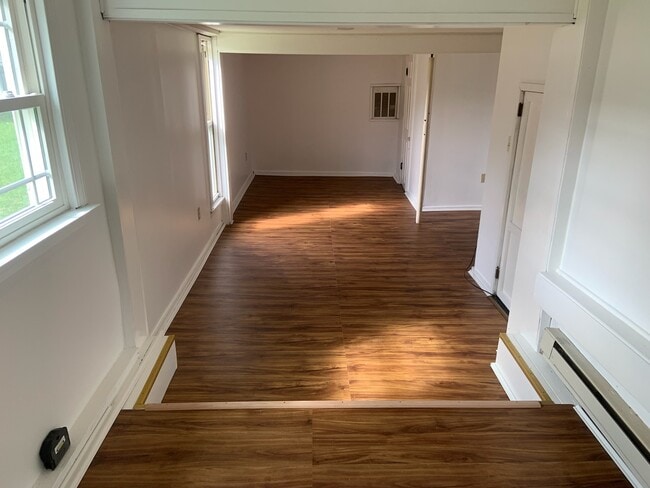 Building Photo - 4 Shepard St