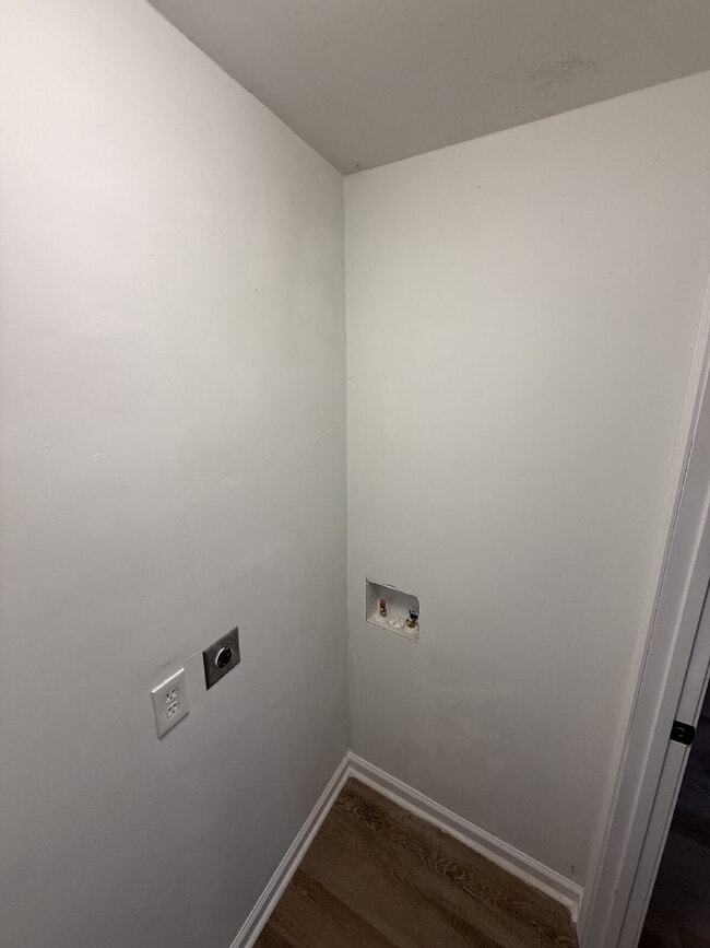 Building Photo - **Spacious 4-Bedroom Home with Modern Comforts in Decatur, GA**