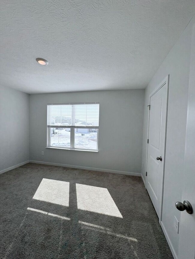 Foto del edificio - Charming 4 beds 2.5 baths in Powell!