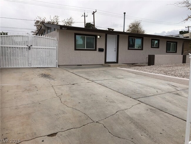 Building Photo - 5813 Evergreen Ave