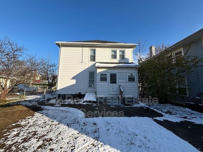 Photo - 304 Stanley St House