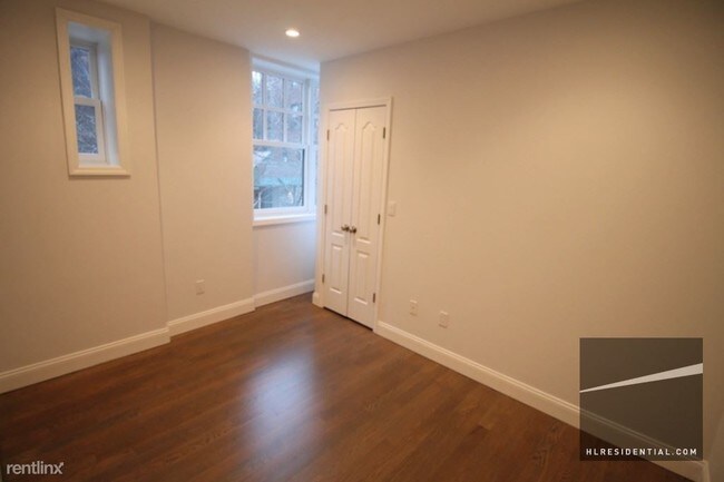 Building Photo - 174 Lincoln Pl