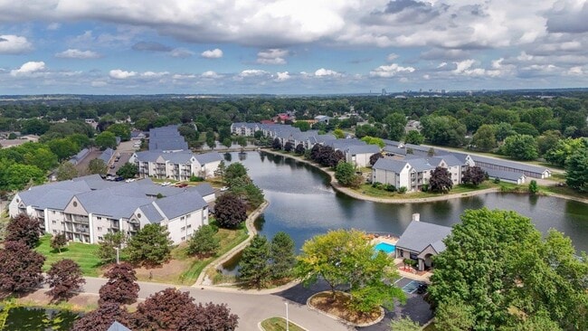 Building Photo - Waterchase Apartment Homes
