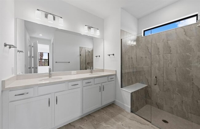 Baño principal - 18928 Indian Rock Pl