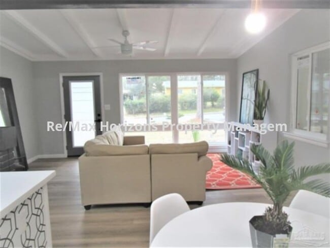 Foto del edificio - Great remodeled home!