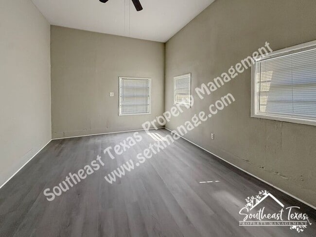 Building Photo - 1709 Mcfaddin Ave
