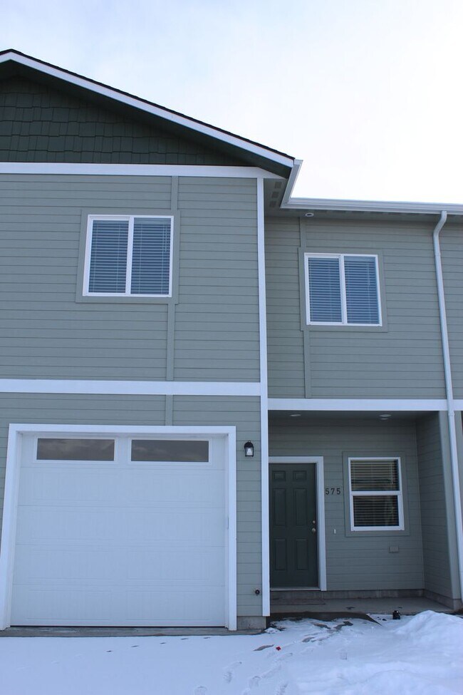 Building Photo - 575 Baker St