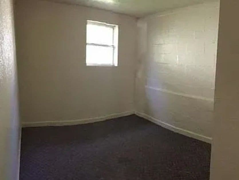 Building Photo - 1493 7th St W