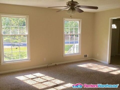 Foto del edificio - 9226 Carlton Trail NW