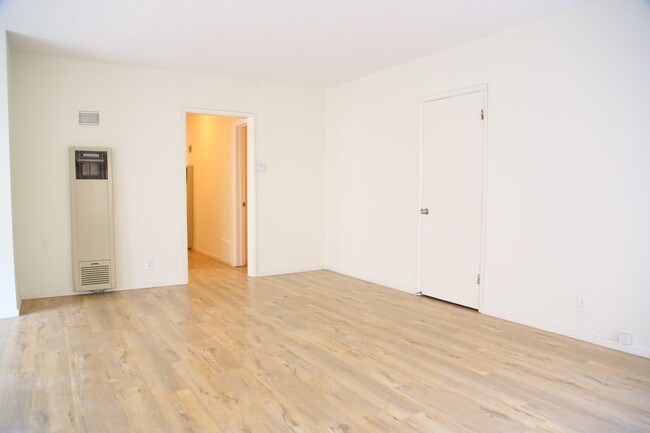 Foto del edificio - 1029 N Hayworth Ave
