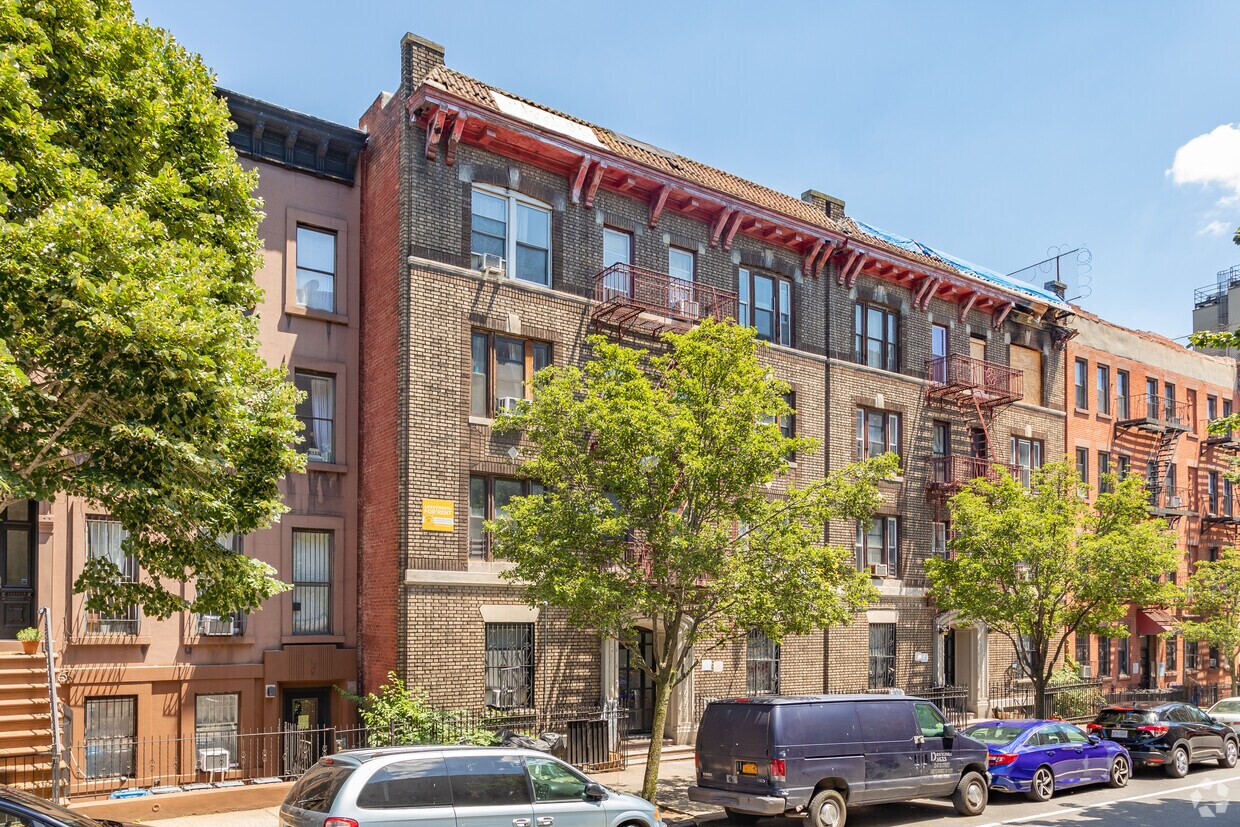 Building Photo - 473 Saint Johns Pl
