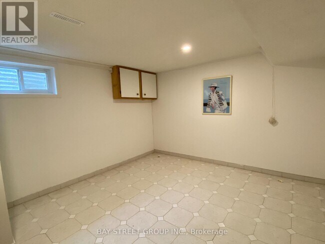 Building Photo - 58 Foundry Crescent