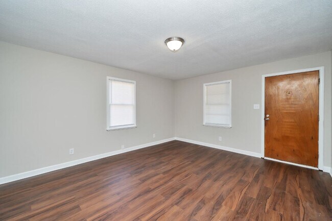 Foto del edificio - 1926 Long 12th St N