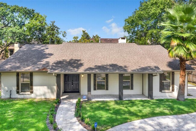 Building Photo - 2402 Chimney Rock Rd