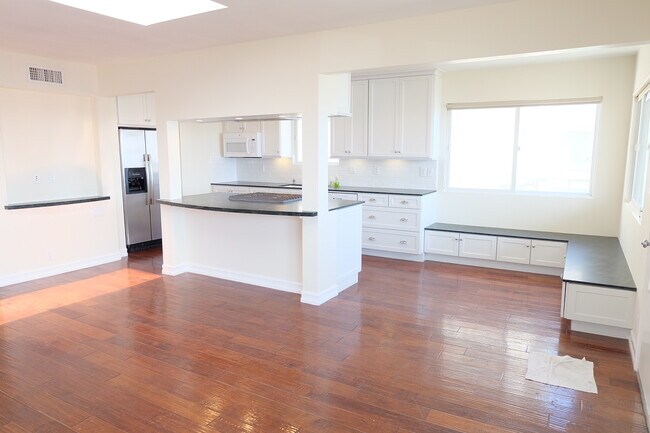 Foto del edificio - 3205 Ocean Front Walk