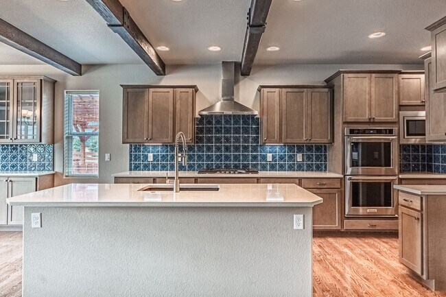 Building Photo - 9782 Emerald Vista Dr
