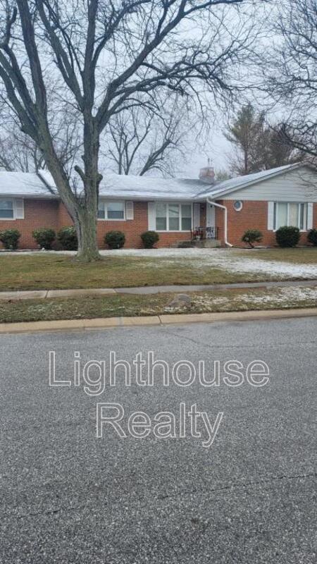 Foto principal - 7346 Noble St