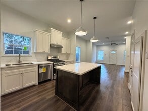 Building Photo - 1919 Fulton St