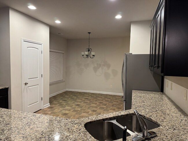 Building Photo - 30 Miles Dr