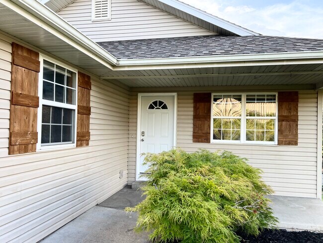 Building Photo - 359 Mt Branson Dr
