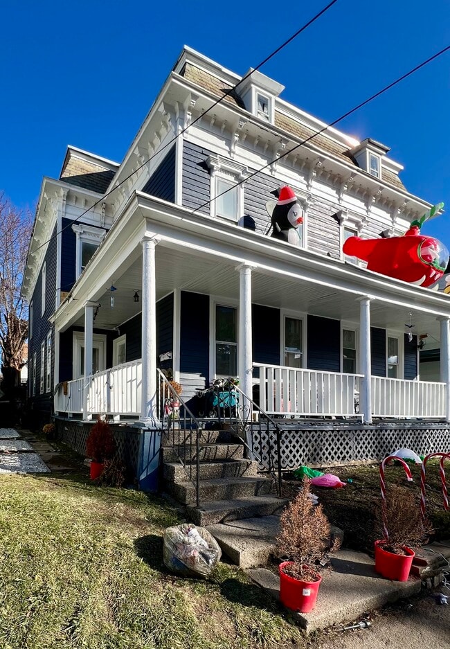 Building Photo - 19 Bunn St