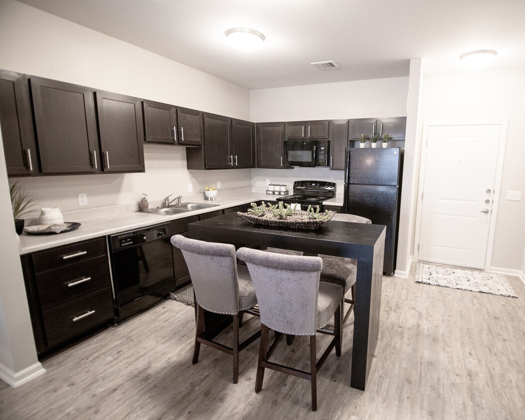 Goodnight Commons Apartments 2022 E Slaughter Ln Austin, TX