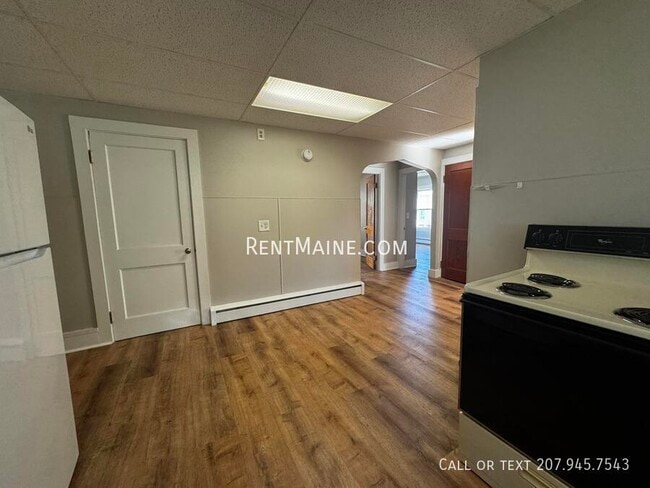 Building Photo - 5 Monument St