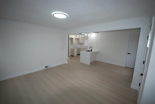 Building Photo - 20532 Lesure St