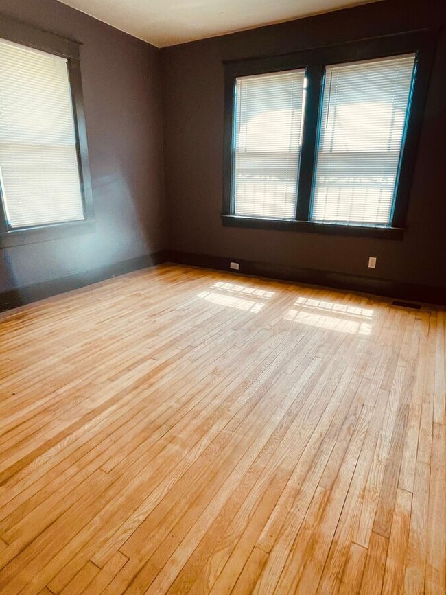 Foto del edificio - 1048 E McLemore Ave
