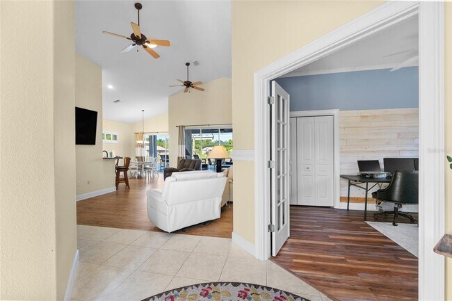Building Photo - 10109 Tria Dr