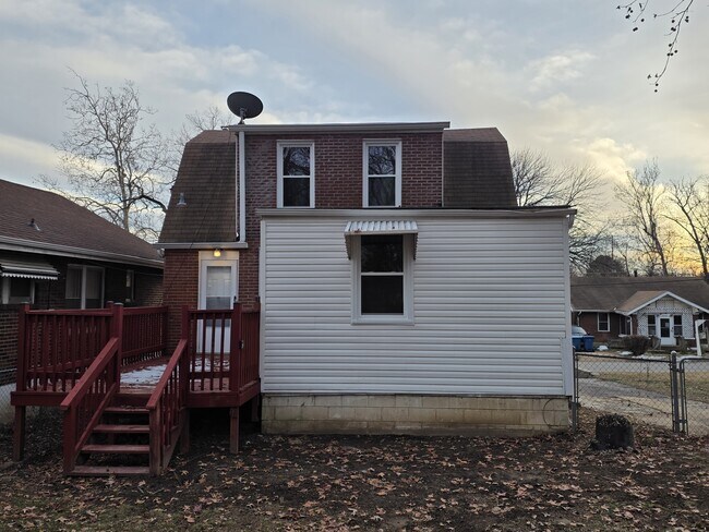 Foto del edificio - 8621 Hume Ave