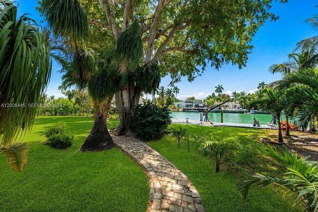 Foto del edificio - 540 S Shore Dr