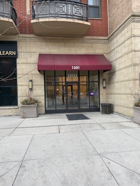 Building Photo - 1301 W Madison St