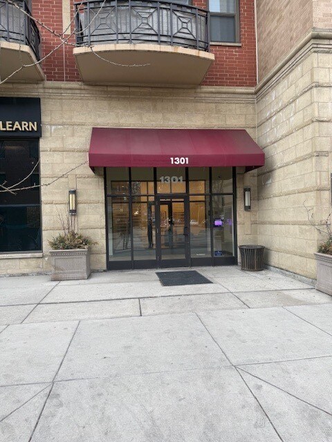 Building Photo - 1301 W Madison St