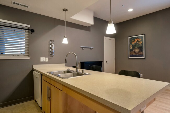 Building Photo - Secure + Trendy Salt Lake City Condo at a ...