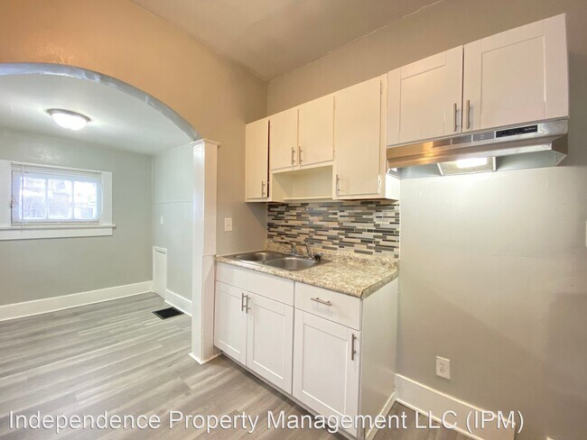 Building Photo - 3 br, 2 bath House - 221 E Siebenthaler Ave