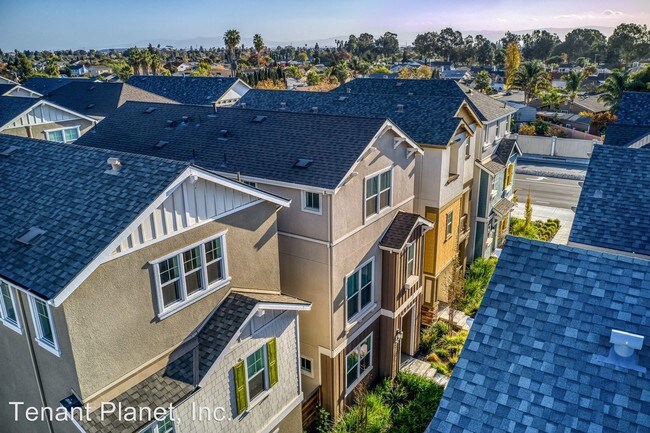 Building Photo - 4 br, 3.5 bath House - 38020 Luma Terrace