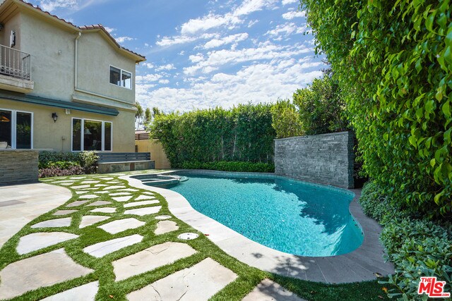 Foto del edificio - 1531 Glenville Dr