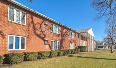 Building Photo - 445 Elm Pl