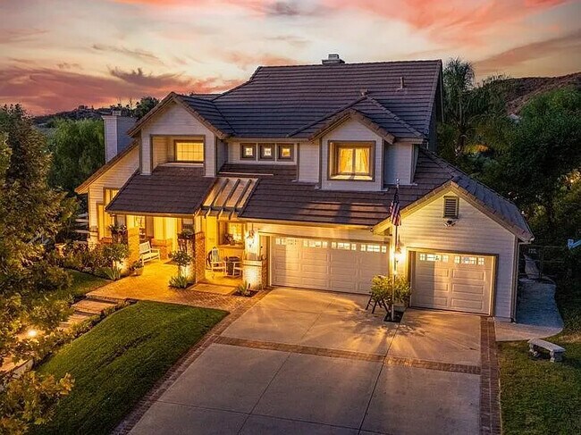 Foto del edificio - 15305 Saddleback Rd