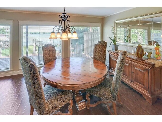 Foto del edificio - 16926 Grays Bay Blvd