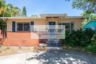 Building Photo - 983 47th Ave N