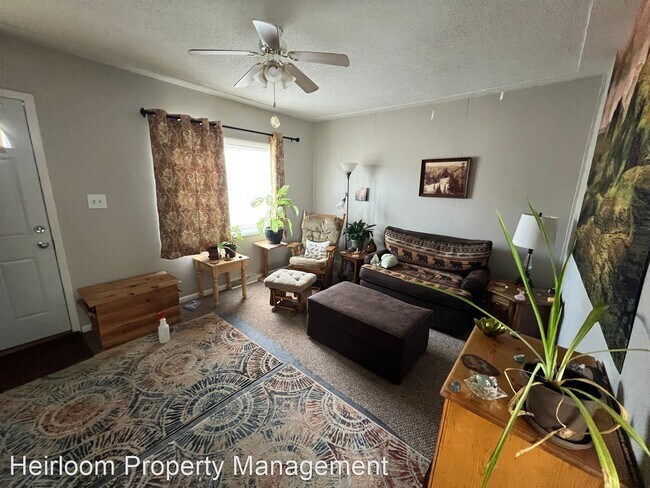 Building Photo - 1 br, 1 bath House - 218 N 8th Ave E